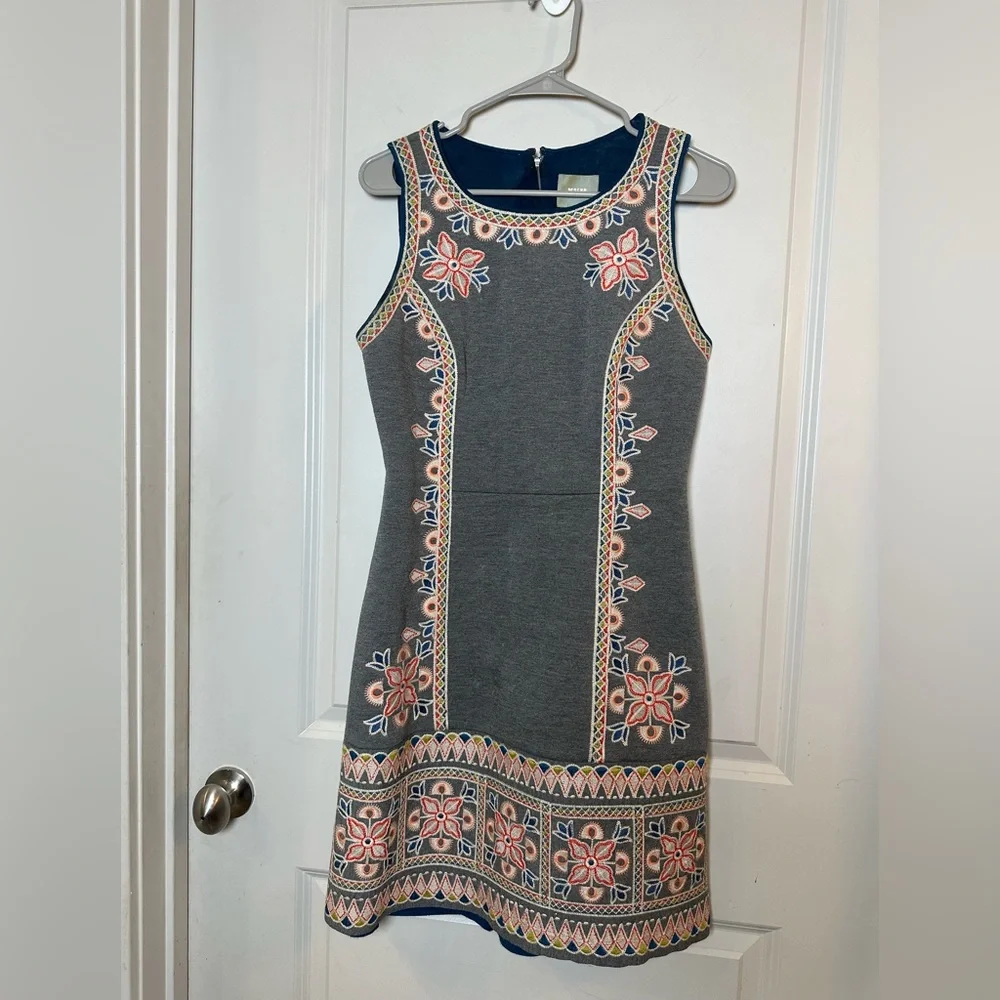 Anthropologie Maeve Floral Embroidered Neoprene Sleeveless Shift Grey Dress, 8